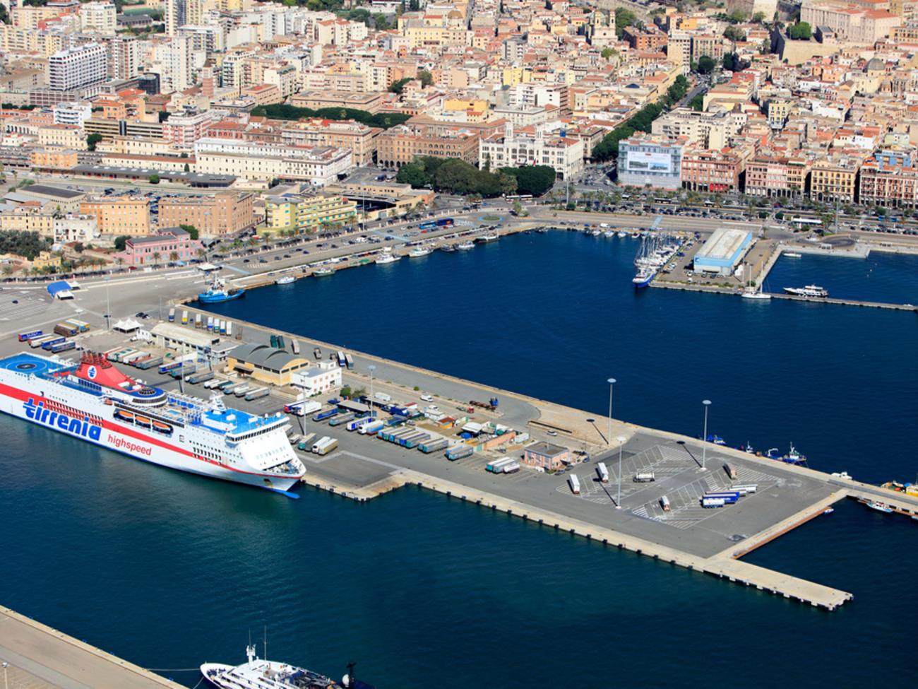 cagliari cruise port carriere