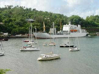 Les Marquises et son navire blanc