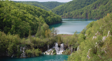 Le point d'eau regroupe un ensemble de 16 lacs. Le point d'eau regroupe un ensemble de 16 lacs.