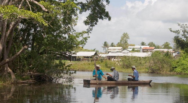 Mennonites sur la rivière Nautisme Article