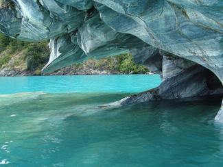Les époustouflantes caves de marbre chiliennes