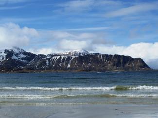 Surfeurs de l'extrême dans les vagues glacées...