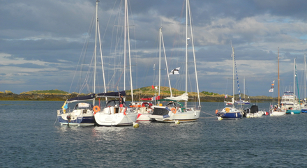 Voiliers au mouillage dans le Sound Voiliers au mouillage dans le Sound