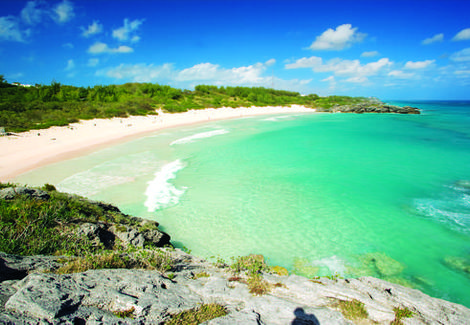 Le sable rose et l'eau turquoise des Bermudes >>>