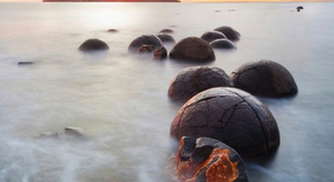 Mystérieuses boules sur les plages : des origines inconnues