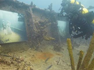 Floride : une exposition photos sous-marine...