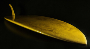 Une planche de surf... en or 24 carats