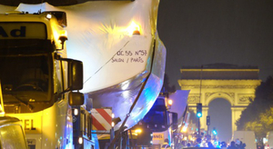 Nautic 2015 : arrivée des premiers bateaux sur les Champs Elysées