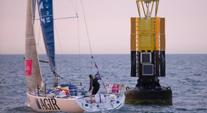 La Solitaire : Un héros en suspens
