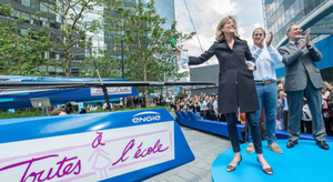 Un catamaran nouvelle génération sur le parvis de La Défense