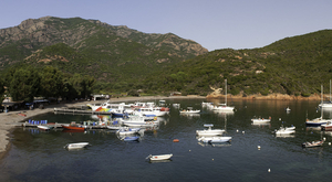 Corse : au creux de la baie se niche Girolata
