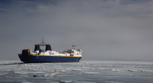 Antarctique : un chalutier australien délivré par un brise-glace américain