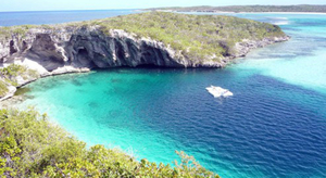Dans les trous bleus des Bahamas