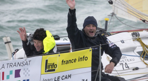 VIDEO - En course dans le peloton de tête