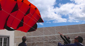 Sauver un trimaran démâté à la force du vent