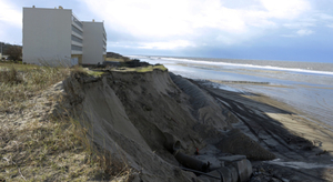 Dix mètres de côtes englouties par les tempêtes