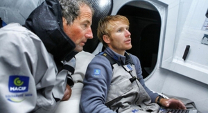 Macif (Gabart / Desjoyeaux) a démâté au large du Brésil