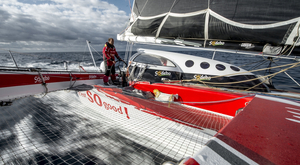 Thomas Coville toujours en stand-by à Brest