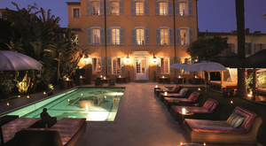 Un Leopard au pied du Pan Deï Palais