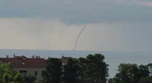 Méditerranée : coup de vent et risque de trombe en Corse ce mardi