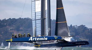 Artemis, surprenant, rate le premier virage et perd le match