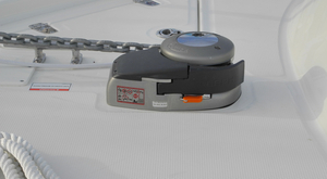 Jeter l’ancre avec les guindeaux