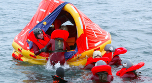 Radeau de survie : bien s'équiper selon son type de navigation