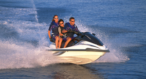 Le véhicule nautique à moteur pour les sensations fortes