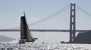 Alain Thébault vise les 100 noeuds avec l’Hydroptère Rocket