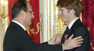 Hollande cherche l’inspiration dans le large pour évoquer ses difficultés actuelles