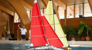 Gstaad, l'enneigée, lance une régate en piscine