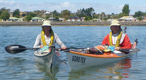 Pete Goss boucle son tour de Tasmanie en kayak