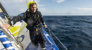 Gabart garde la tête