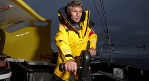 Ravitaillement en mer pour Bernard Stamm