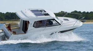 Bénéteau tient bon la barre