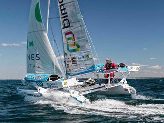Départ d'Yvan Bourgnon à l'assaut du passage...