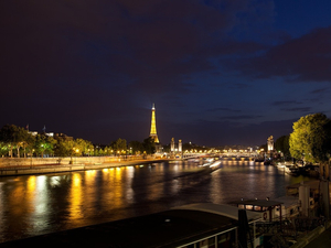 Naufrage d'un bateau amarré à quai : accident de navigation ?