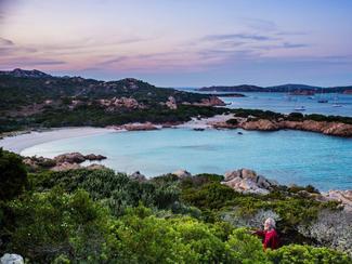 Il vit seul sur une île depuis 28 ans...