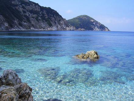 Elbe est très appréciée des touristes italiens et étrangers pour ses plages de galets et de sable. Nautisme Article