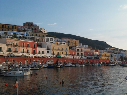 Si vous ne deviez en visiter qu'une île de l'archipel, la rédaction vous recommande Ponza, la plus grande. Nautisme Article