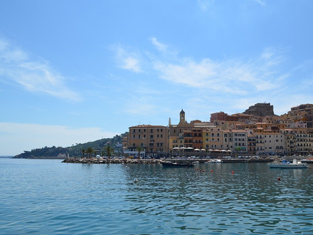 Vous pouvez pousser l'exploration de l'archipel jusqu'à Ventotene et Santo Stefano, qui forment à elles deux une réserve naturelle et une aire naturelle marine protégée.
