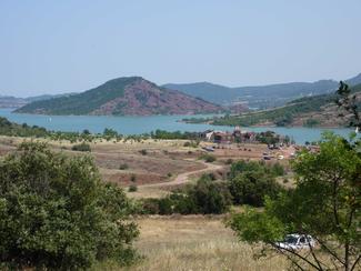 Le lac de Salagou, site de loisirs unique préservé