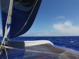 Tour du monde en solitaire : Gabart bat le...