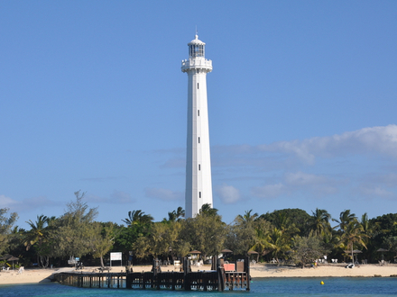 Monter au phare Amédée offre une vue imprenable sur le lagon Monter au phare Amédée offre une vue imprenable sur le lagon
