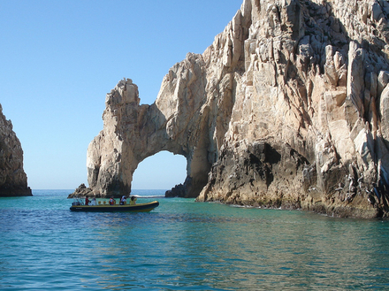 En mer de Cortez, où l'empreinte humaine est quasiment absente, la navigation au moteur permet de découvrir cet univers sauvage