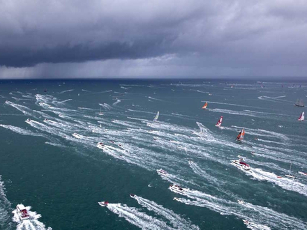 Au total, le nombre d'inscrits sera limité à 100 répartis comme suit : 8 Ultimes, 7 Multi50, 20 Imoca, 40 Class40, 10 en catégorie Rhum Multicoques et 15 en catégorie Rhum Monocoques.