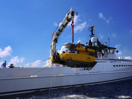 Les navires sont &eacute;quip&eacute;s d'un v&eacute;ritable sous-marin Triton pour des exp&eacute;ditions sous-marines incroyables.