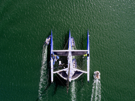Le Maxi Banque Populaire IX mesure 32 mètres et affiche 14 tonnes sur la balance ! Prochain objectif : la Route du Rhum 2018. Le Maxi Banque Populaire IX mesure 32 mètres et affiche 14 tonnes sur la balance ! Prochain objectif : la Route du Rhum 2018.