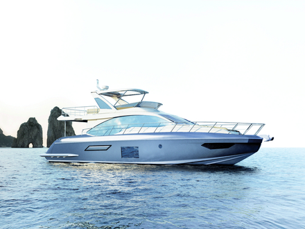 Leader mondial sur le créneau des yachts de plus de 24 mètres, Azimut lance deux nouveautés en ce début d'année : l'Atlantis 51 ou ici le 55 Fly.