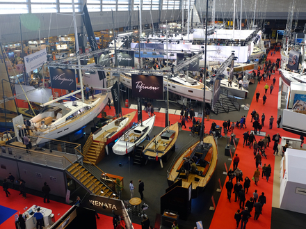 Le Nautic de Paris réunit toutes les filières du nautisme en décembre. De nombreux chantiers présentent en avant-premières leurs nouveautés : voile, moteur mais également les équipementiers. Le Nautic de Paris réunit toutes les filières du nautisme en décembre. De nombreux chantiers présentent en avant-premières leurs nouveautés : voile, moteur mais également les équipementiers.